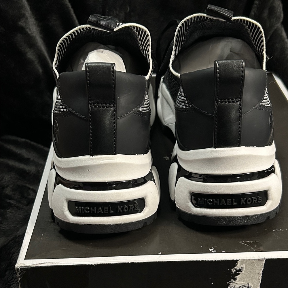 Michael Kors Monochrome Men's Sneakers - Picture 6 of 7
